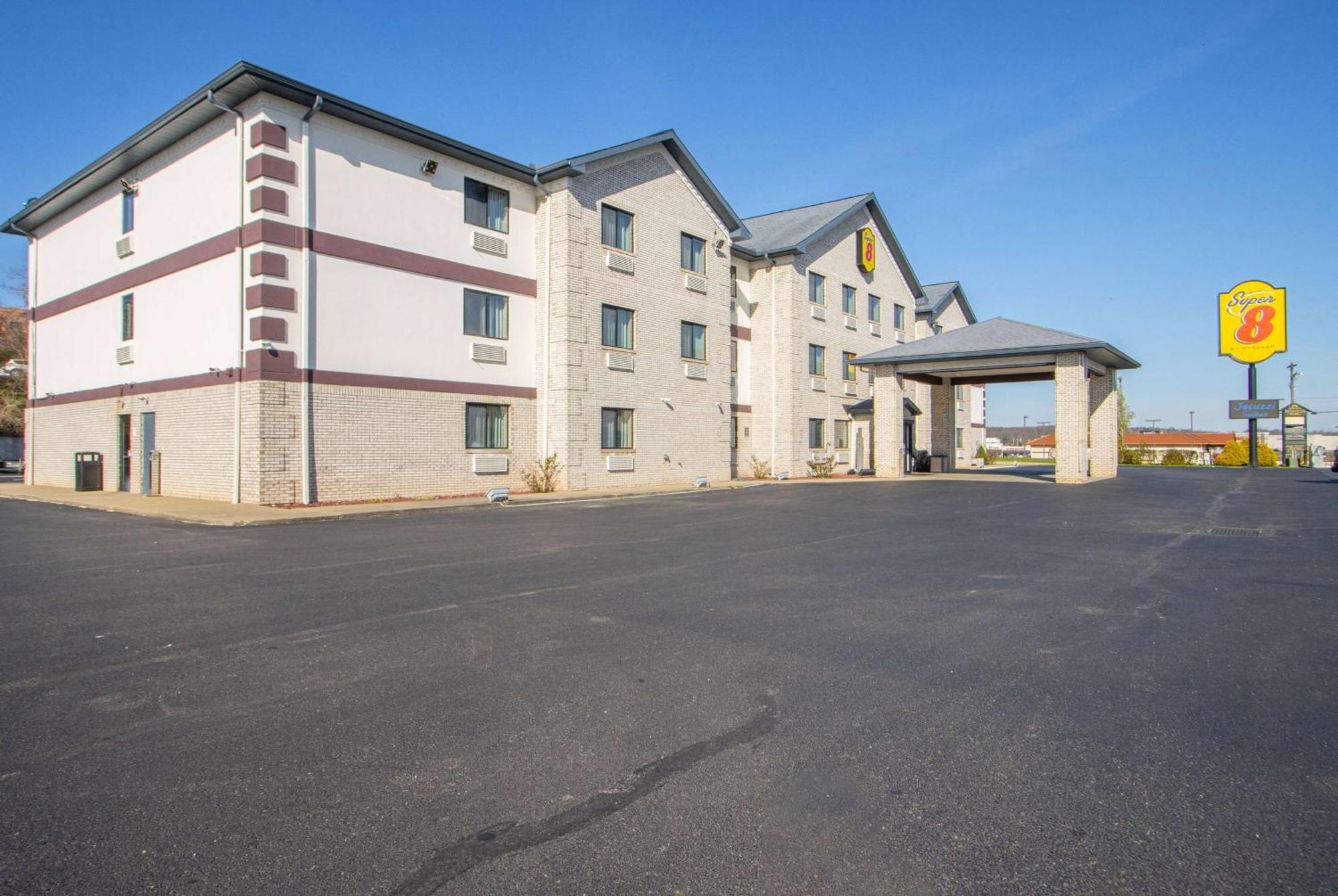 Super 8 By Wyndham Uniontown Pa Hotel Exterior photo